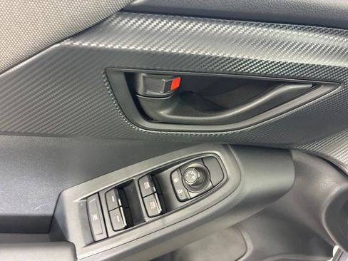 Used 2025 Subaru Crosstrek 2.0i Premium image 13