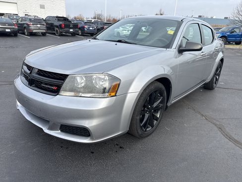 Used 2014 Dodge Avenger SE w/ Blacktop Package image 2