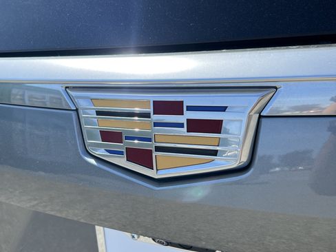 Used 2021 Cadillac Escalade Premium Luxury AWD/4WD image 8