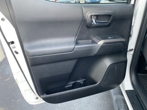 Used 2019 Toyota Tacoma TRD Sport image 49