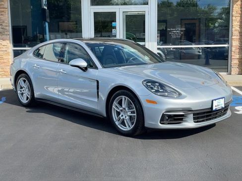 Used 2018 Porsche Panamera 4 AWD/4WD image 1