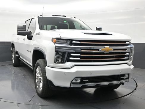 Used 2023 Chevrolet Silverado 2500 High Country w/ Z71 Off-Road Package AWD/4WD image 7