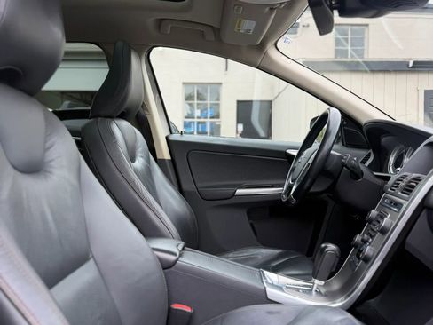 Used 2012 Volvo XC60 T6 AWD/4WD image 16