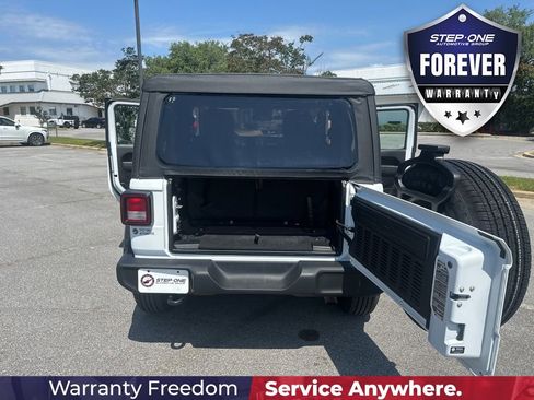 Used 2025 Jeep Wrangler Sport AWD/4WD image 13