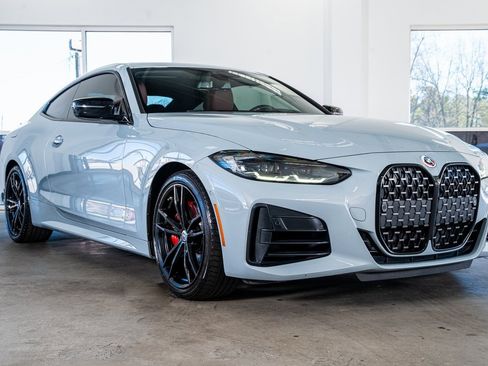 Used 2023 BMW M440i Coupe w/ Premium Package image 4