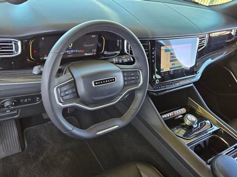 Used 2022 Jeep Wagoneer Series III RWD image 9