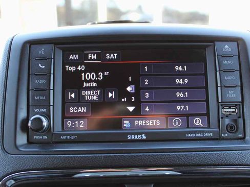 Used 2019 Dodge Grand Caravan SXT image 17