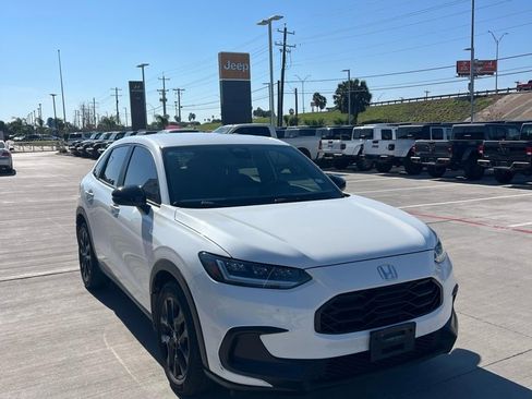 Used 2023 Honda HR-V Sport image 1