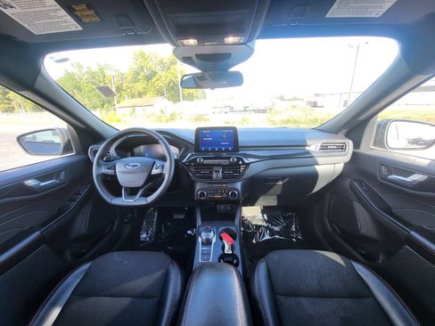 Used 2025 Ford Escape ST-Line Select AWD/4WD image 14