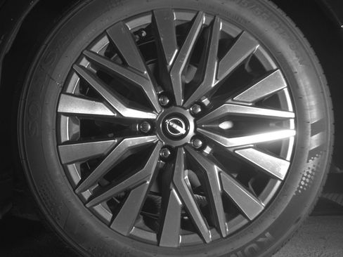 Used 2025 Nissan Altima 2.5 SV image 14