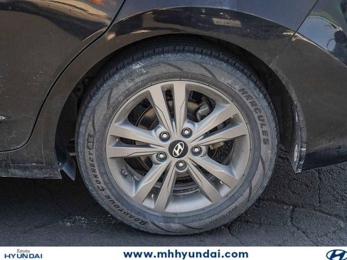 Used 2018 Hyundai Elantra Value Edition w/ Cargo Package FWD image 11
