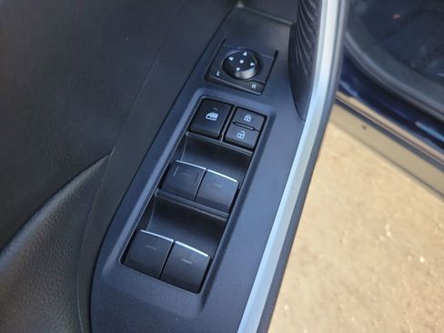 Used 2023 Toyota RAV4 XLE Premium image 15