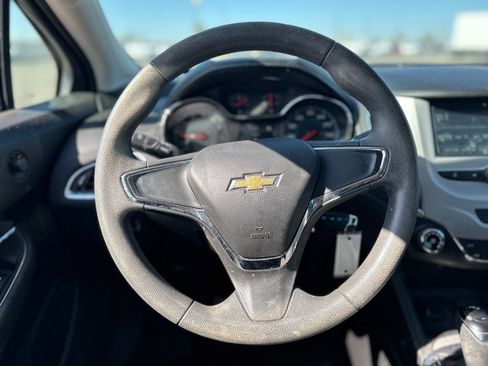 Used 2018 Chevrolet Cruze LS FWD image 18