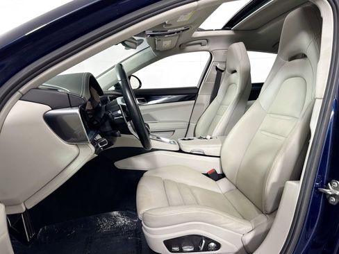 Used 2018 Porsche Panamera 4S image 29