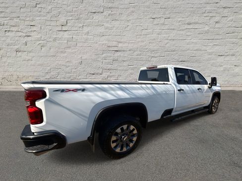 Used 2025 Chevrolet Silverado 2500 Custom w/ Custom Value Package image 5