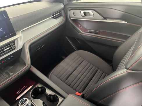 Used 2025 Ford Explorer ST-Line w/ Premium Package image 11