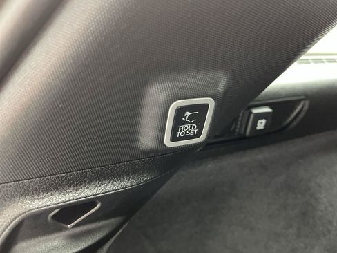 Used 2023 Jeep Grand Cherokee Overland AWD/4WD image 33