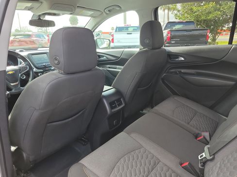 Used 2018 Chevrolet Equinox LT image 12