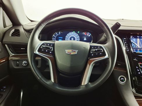 Used 2020 Cadillac Escalade Luxury RWD image 16
