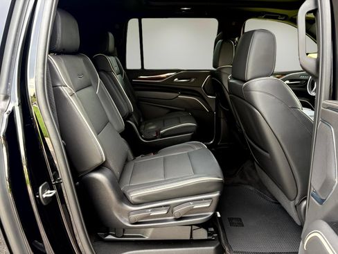 Used 2023 Cadillac Escalade ESV Premium Luxury AWD/4WD image 17
