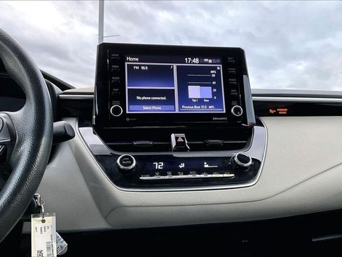 Used 2022 Toyota Corolla LE image 34