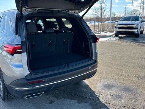 Used 2025 Buick Enclave Preferred image 12