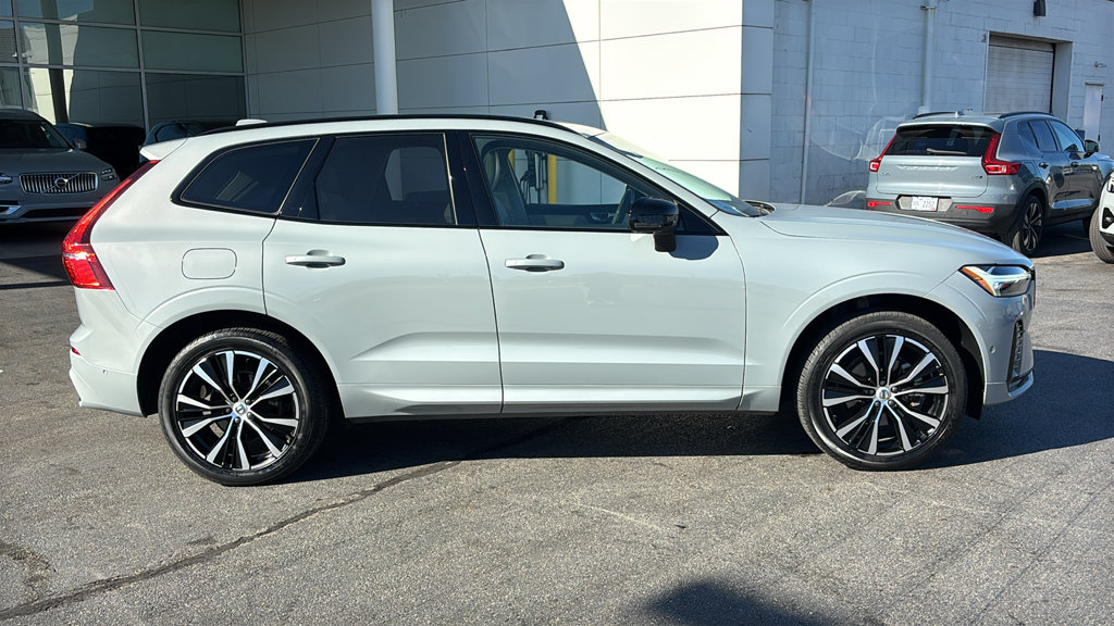 Certified 2025 Volvo XC60 B5 Plus w/ Climate Package AWD/4WD image 27