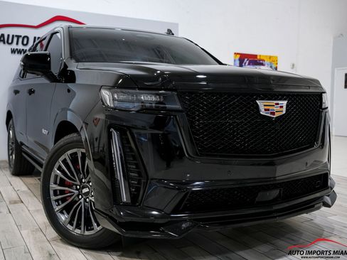 Used 2023 Cadillac Escalade V AWD/4WD image 29