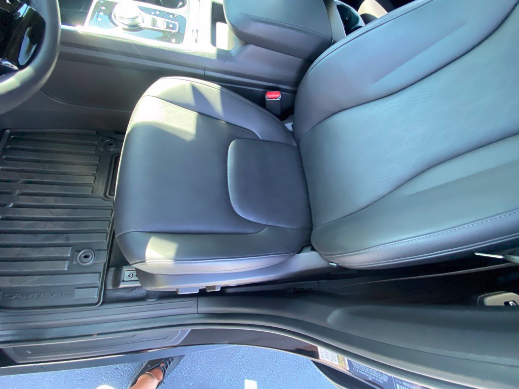 Used 2026 Kia Carnival SX w/ SX Dark Edition Package FWD image 24