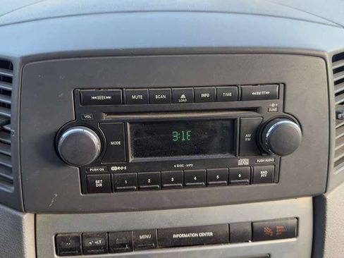 Used 2006 Jeep Grand Cherokee Laredo image 15