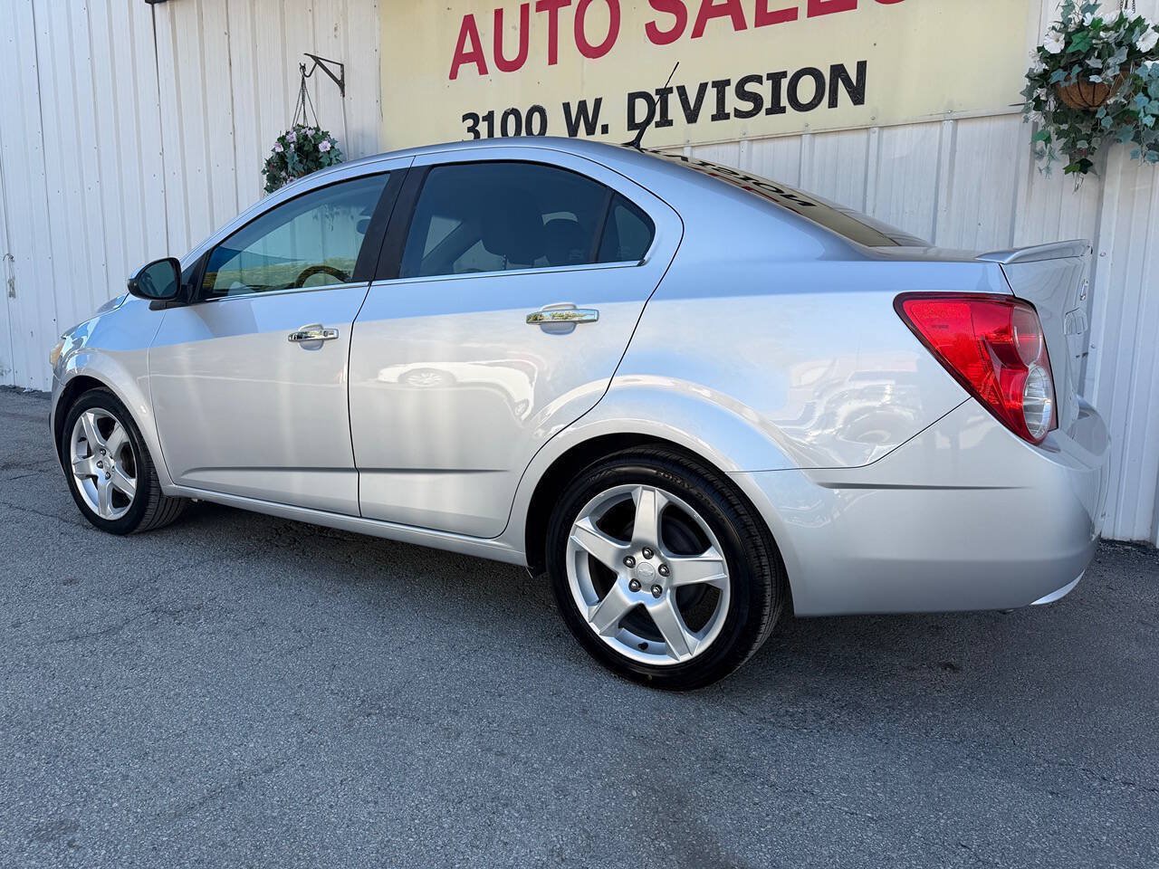 Used 2014 Chevrolet Sonic LTZ FWD image 9