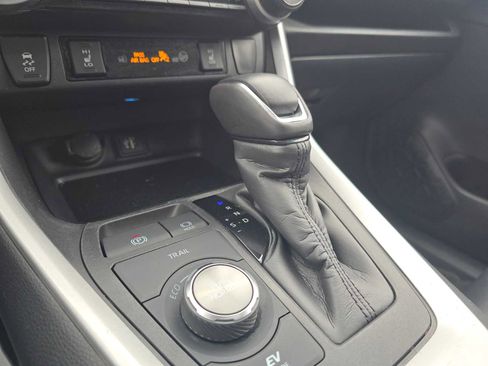 Used 2023 Toyota RAV4 XSE AWD/4WD image 34