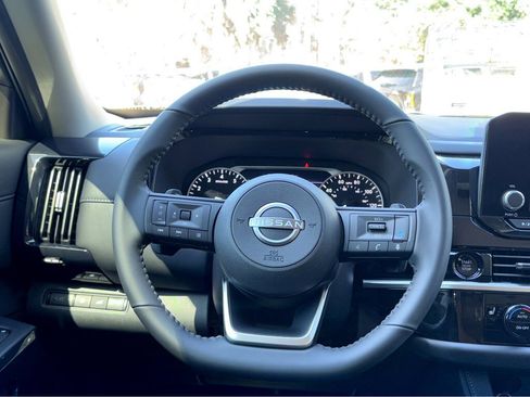 New 2025 Nissan Pathfinder SL w/ Lighting Package (N92) image 21