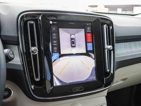 New 2026 Volvo XC40 B5 Ultra w/ Climate Package image 37