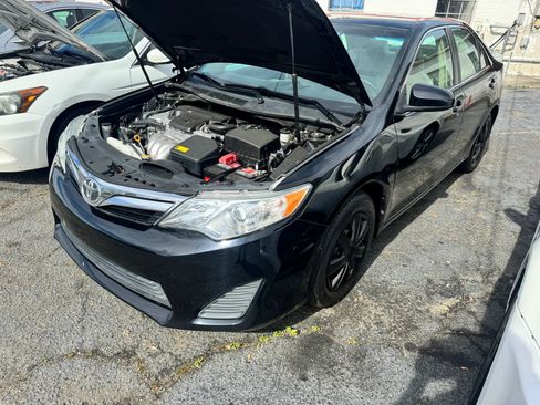 Used 2012 Toyota Camry LE image 4