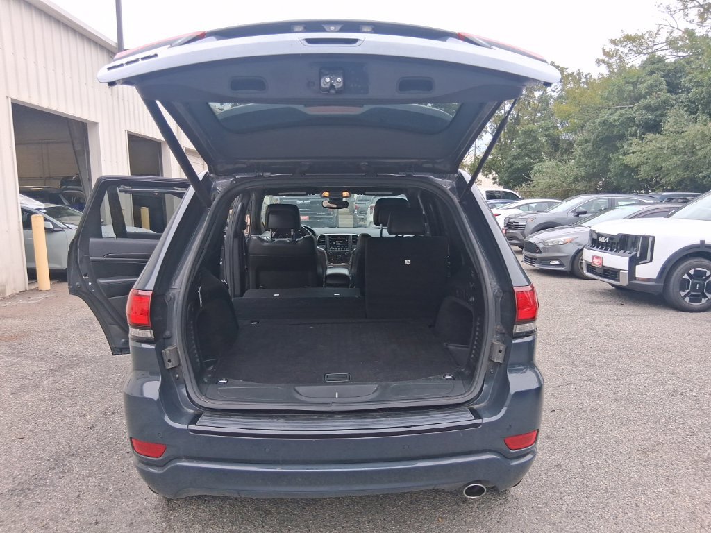 Used 2018 Jeep Grand Cherokee Altitude AWD/4WD image 21