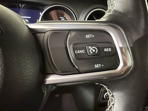 Used 2023 Jeep Wrangler Unlimited Sahara w/ Cold Weather Group AWD/4WD image 19