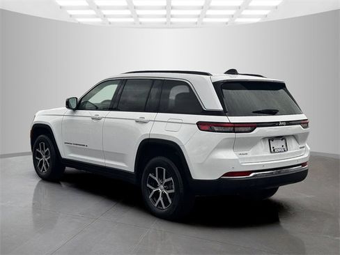 Certified 2024 Jeep Grand Cherokee Limited image 5