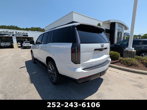 Used 2025 Cadillac Escalade Sport AWD/4WD image 6