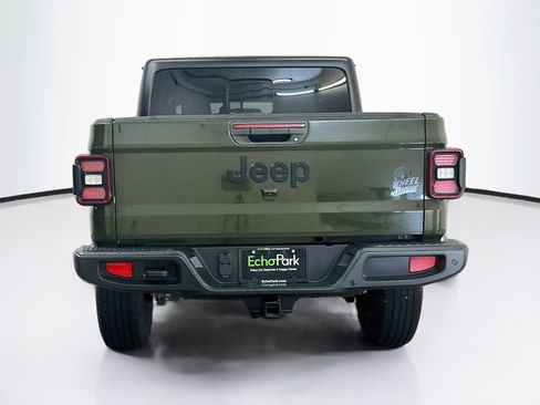 Used 2023 Jeep Gladiator Sport AWD/4WD image 7