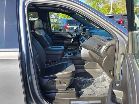 Used 2021 GMC Yukon XL SLT w/ SLT Premium Package AWD/4WD image 39