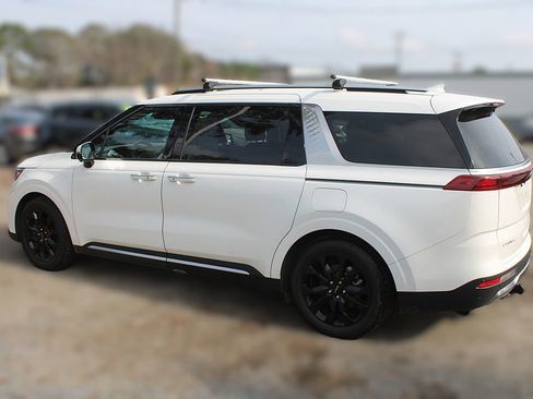 Certified 2023 Kia Carnival SX image 18