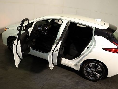 Used 2019 Nissan Leaf SV image 5