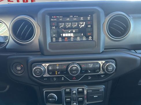 Used 2019 Jeep Wrangler Unlimited Sport S image 18