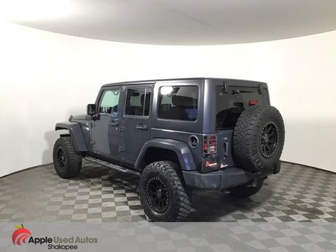 Used 2016 Jeep Wrangler Unlimited Sahara w/ Connectivity Group image 4