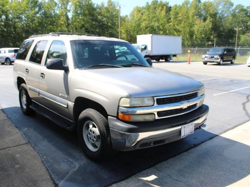 Used 2002 Chevrolet Tahoe LS w/ Traction Pkg image 2