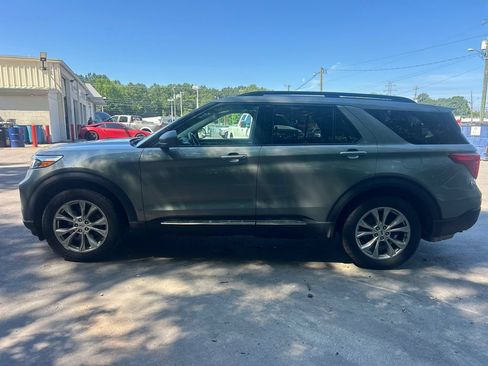 Used 2020 Ford Explorer XLT w/ Equipment Group 202A AWD/4WD image 7