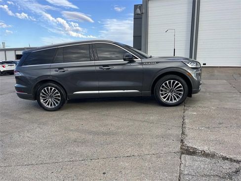 Used 2020 Lincoln Aviator Reserve w/ Equipment Group 201A image 2