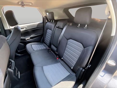 Certified 2021 Ford Edge SE FWD image 19