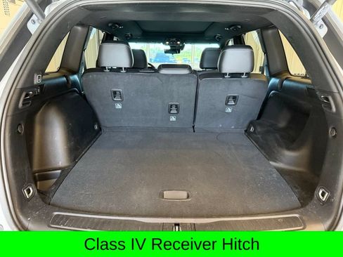 Used 2025 Jeep Grand Cherokee Limited w/ Luxury Tech Group II AWD/4WD image 18